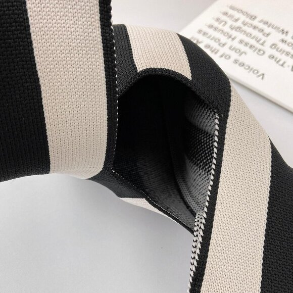 Black And White Casual Women's Handheld Crochet Woven Bag Stripe Pattern - Picture 6 of 7